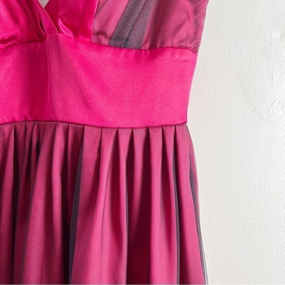 Morgan & Co Junior Fit & Flare Satin Prom Dress in Red Black, Size 7/8 (Medium) - Picture 5 of 12